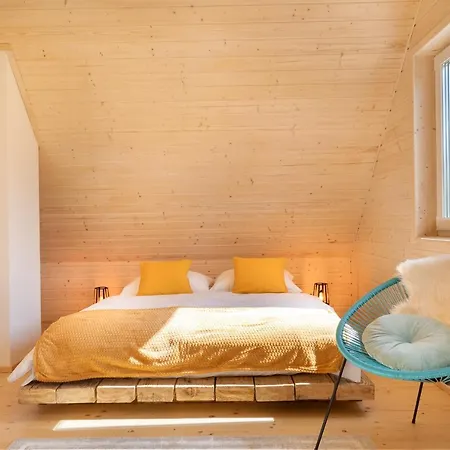 Staymoovers - Manialand Pod Krakowem * Paszkówka