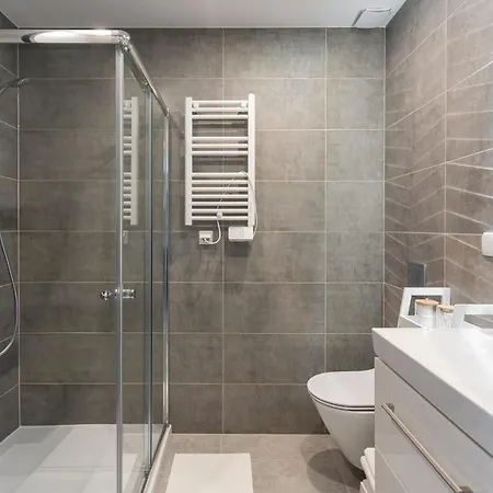 Staymoovers - Manialand Pod Krakowem Paszkówka